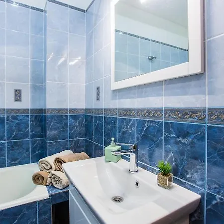 біля оперного центр краща локація 2 кімнати Lviv