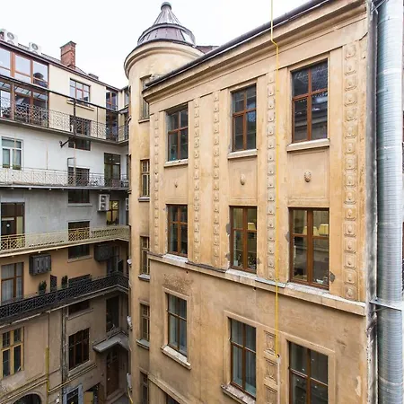 біля оперного центр краща локація 2 кімнати * Lviv