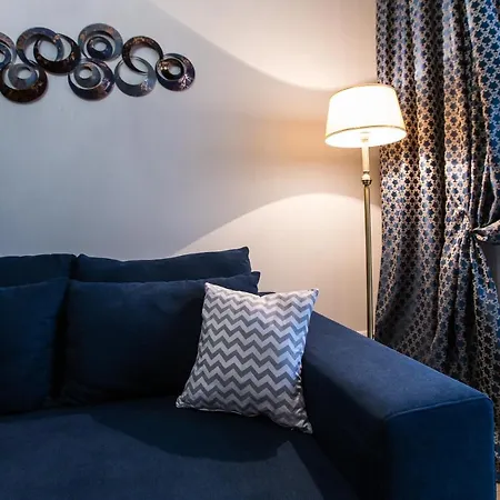 біля оперного центр краща локація 2 кімнати