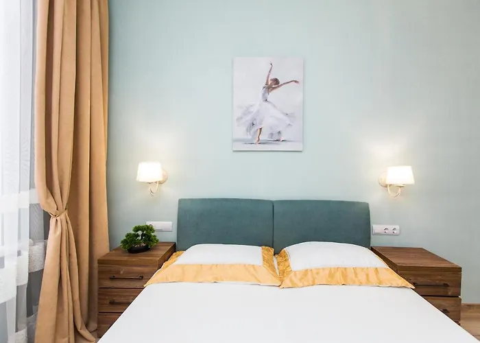 біля оперного центр краща локація 2 кімнати *