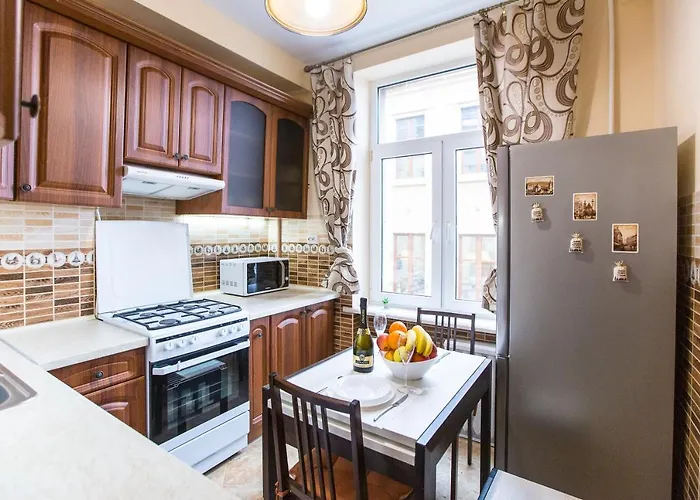 біля оперного центр краща локація 2 кімнати *