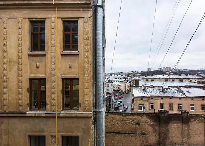 біля оперного центр краща локація 2 кімнати Lviv