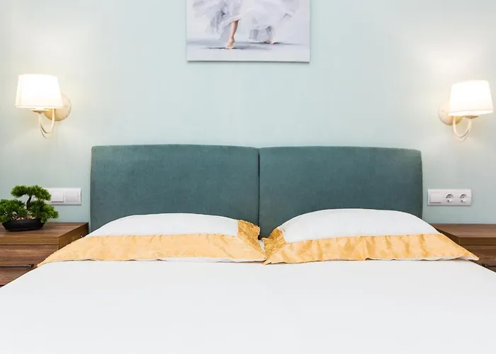 біля оперного центр краща локація 2 кімнати *