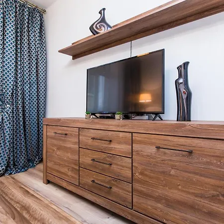 біля оперного центр краща локація 2 кімнати Lviv