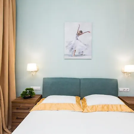 біля оперного центр краща локація 2 кімнати *