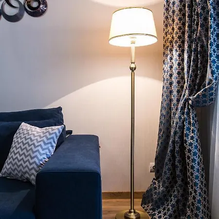 біля оперного центр краща локація 2 кімнати Apartment Lviv