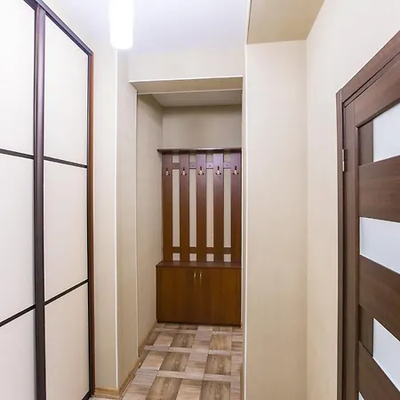 біля оперного центр краща локація 2 кімнати Apartment Lviv