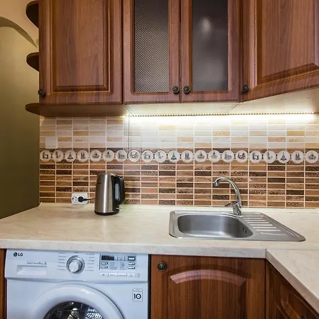 біля оперного центр краща локація 2 кімнати Apartman *