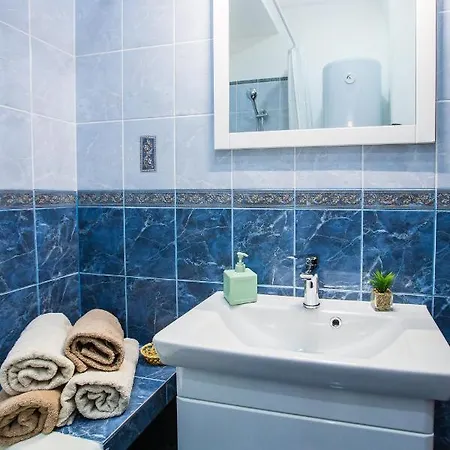 Apartmán біля оперного центр краща локація 2 кімнати *