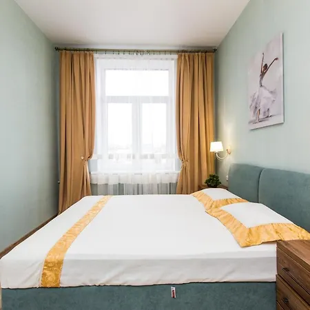 біля оперного центр краща локація 2 кімнати * Lviv