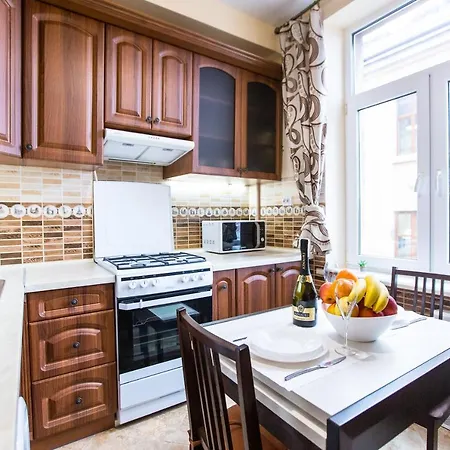 біля оперного центр краща локація 2 кімнати Apartment *