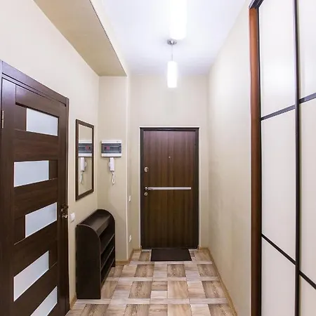 біля оперного центр краща локація 2 кімнати Apartment Lviv