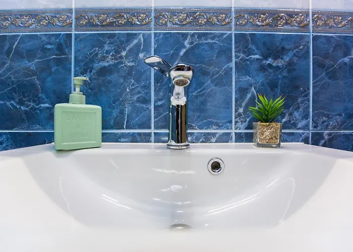 біля оперного центр краща локація 2 кімнати Apartamento *