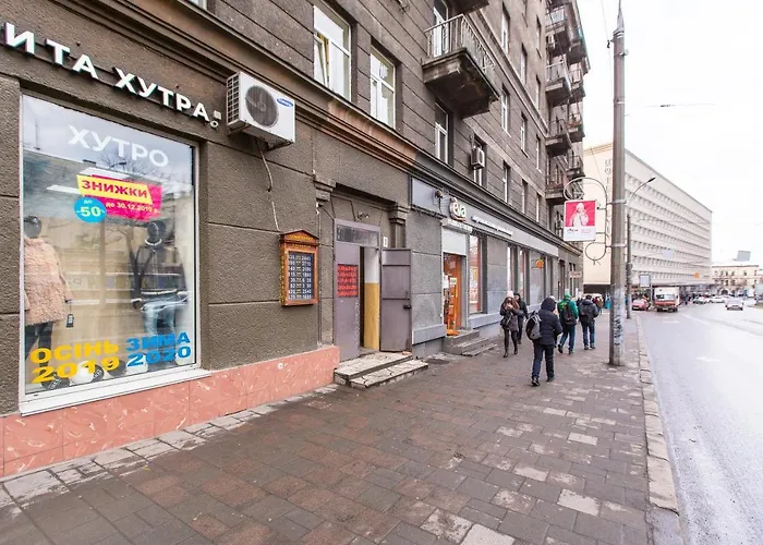 біля оперного центр краща локація 2 кімнати Apartamento