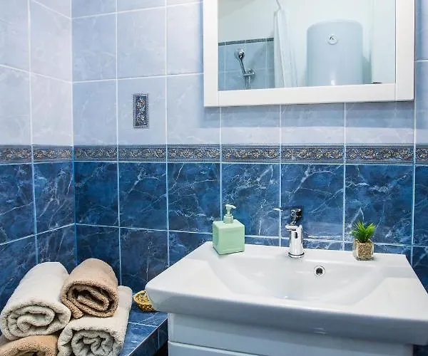 Apartamento біля оперного центр краща локація 2 кімнати *