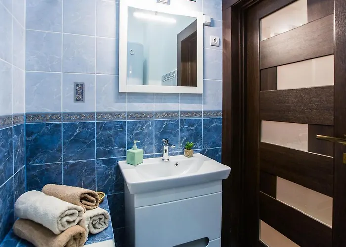 біля оперного центр краща локація 2 кімнати Apartamento